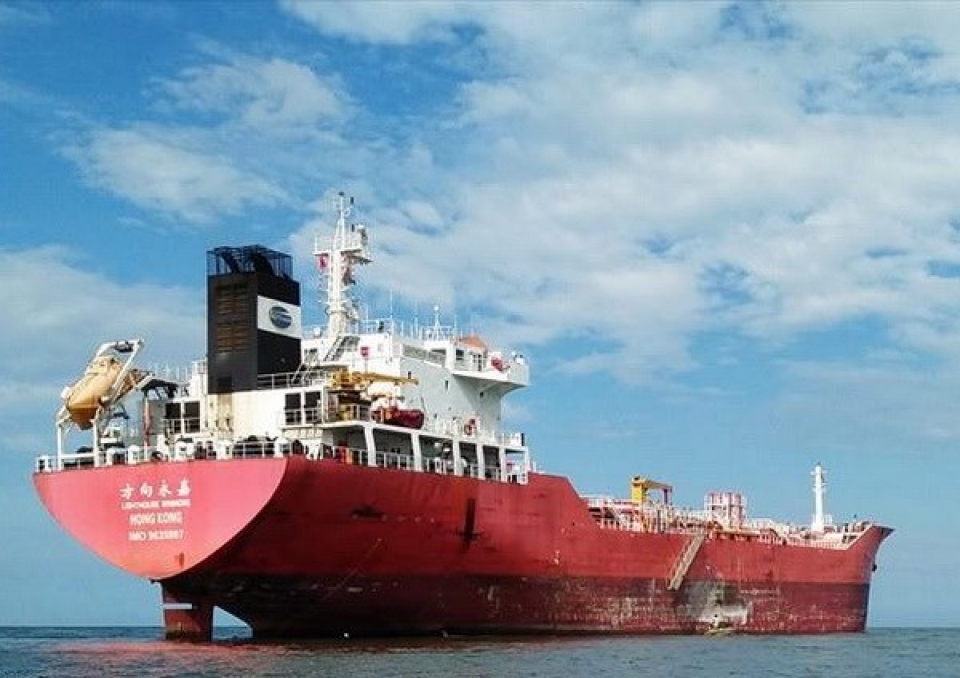 trung quoc phan doi dua 10 tau tu trieu tien vao danh sach den