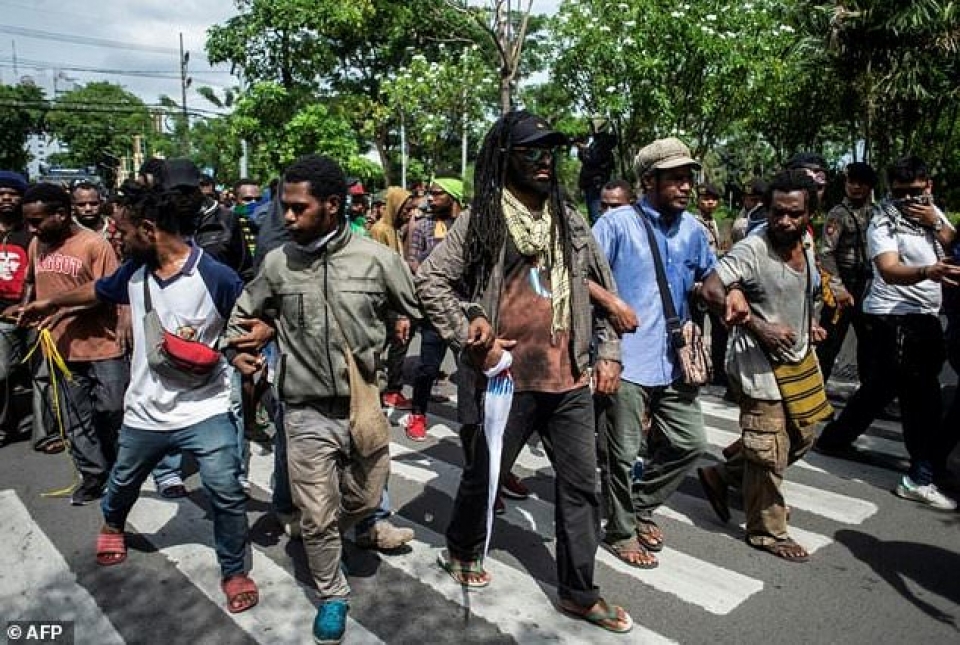 indonesia hon 30 cong nhan thiet mang trong vu tan cong tai papua