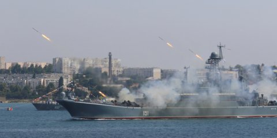 nga anh loi dung vu khieu khich cua ukraine o bien den de chong nga