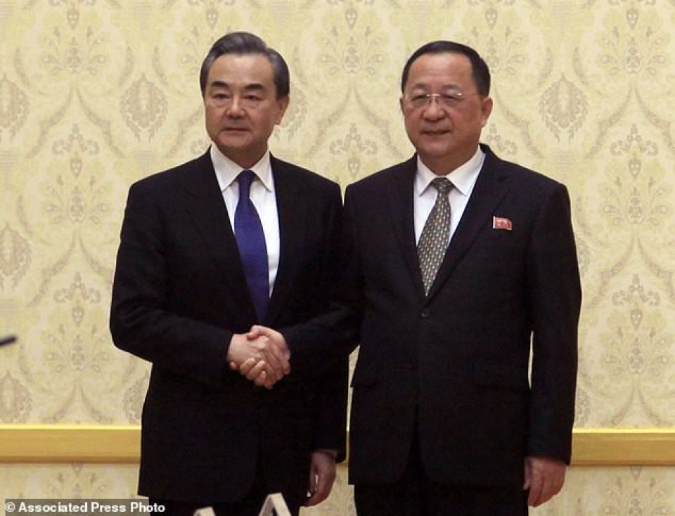 ngoai truong trung trieu thao luan phi hat nhan hoa