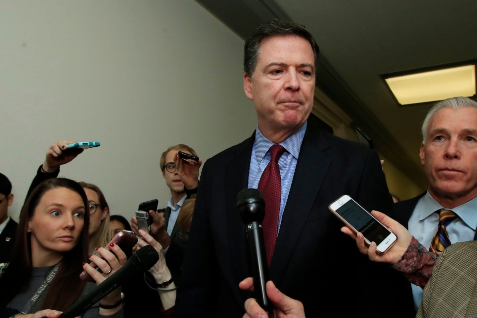 fbi tung dieu tra 4 nguoi my vi nghi ngo ho ho tro nga can thiep bau cu