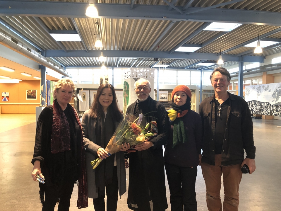 hoa sy viet mang ha noi den voi ha lan