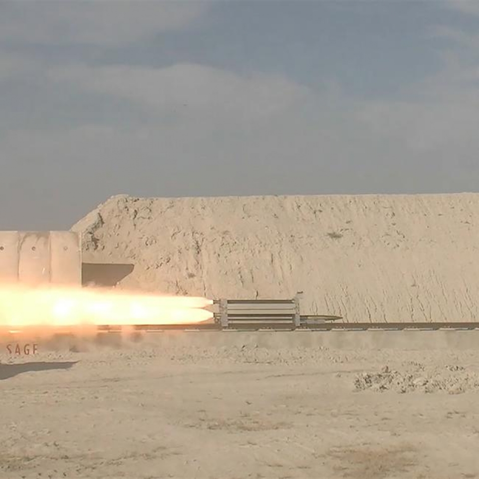 tho nhi ky thu nghiem thanh cong bom trong ranh sieu thanh