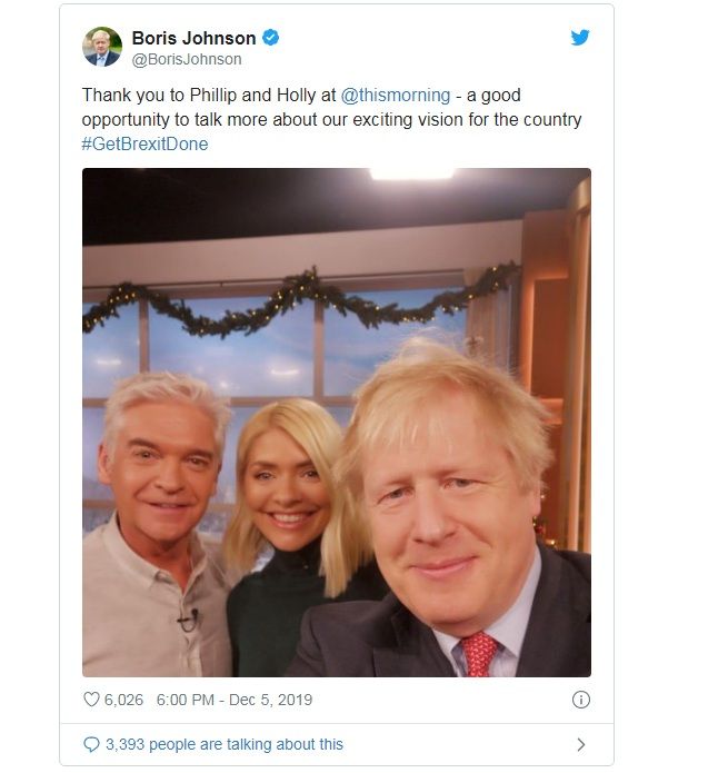 sau tat ca thu tuong anh lai su dung ngay dien thoai huawei de selfie