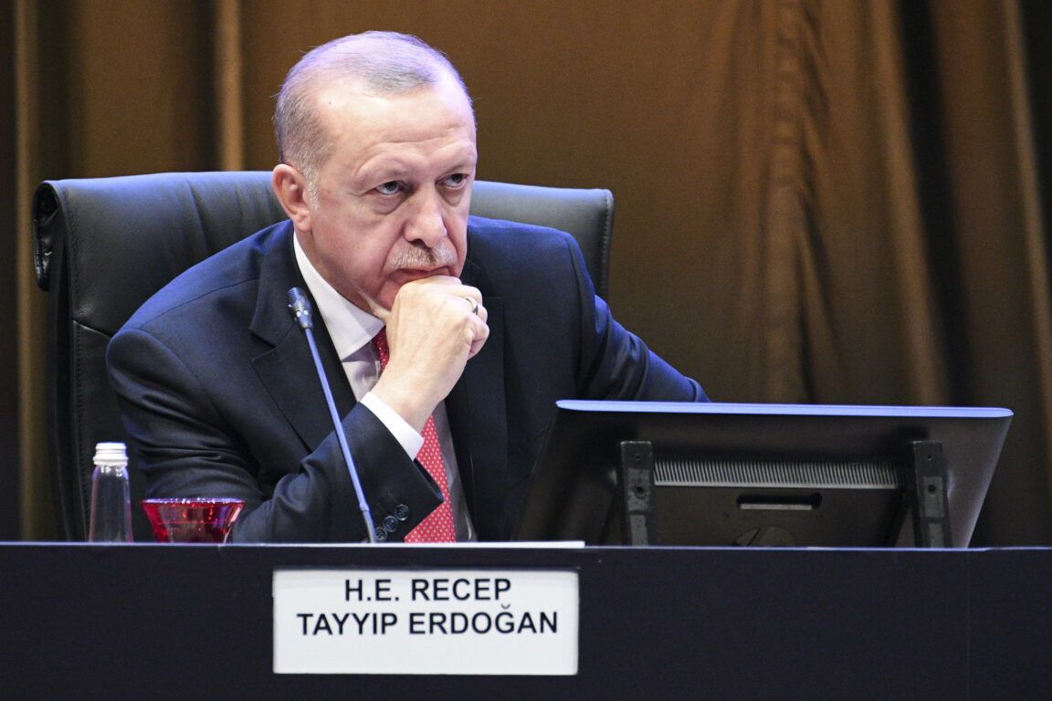 tong thong tho nhi ky khang dinh se gui quan den libya