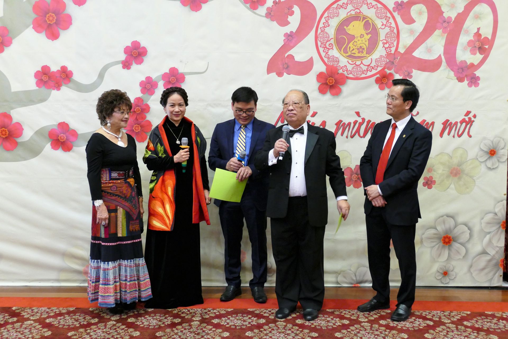 dai su quan viet nam tai hoa ky ron rang to chuc don tet canh ty 2020