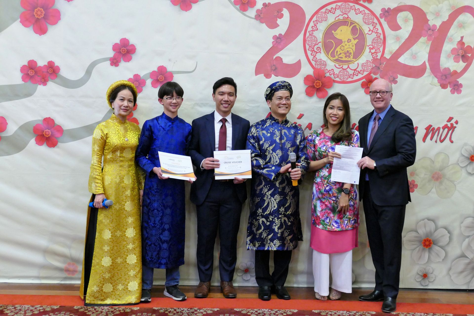 dai su quan viet nam tai hoa ky ron rang to chuc don tet canh ty 2020