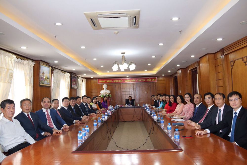Buổi sinh hoạt đặc biệt của Chi bộ giáo viên tại thủ đô Vientiane, Lào