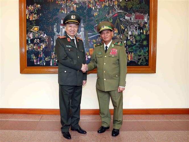 Đại tướng Tô Lâm, Bộ trưởng Bộ Công an đón Đại tướng Vilay Lakhamphong, Bộ trưởng Bộ Công an Lào thăm, làm việc tại Việt Nam. (Nguồn: TTXVN)