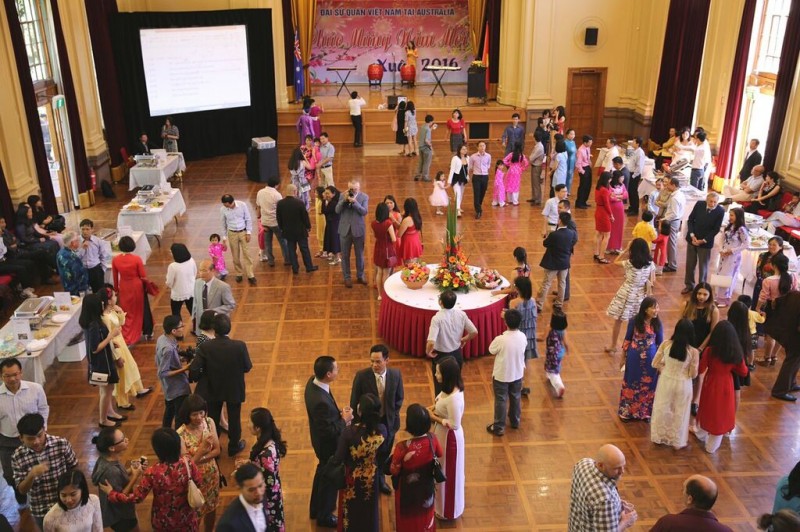 tet cong dong o canberra diem hen chan chua tinh dong huong