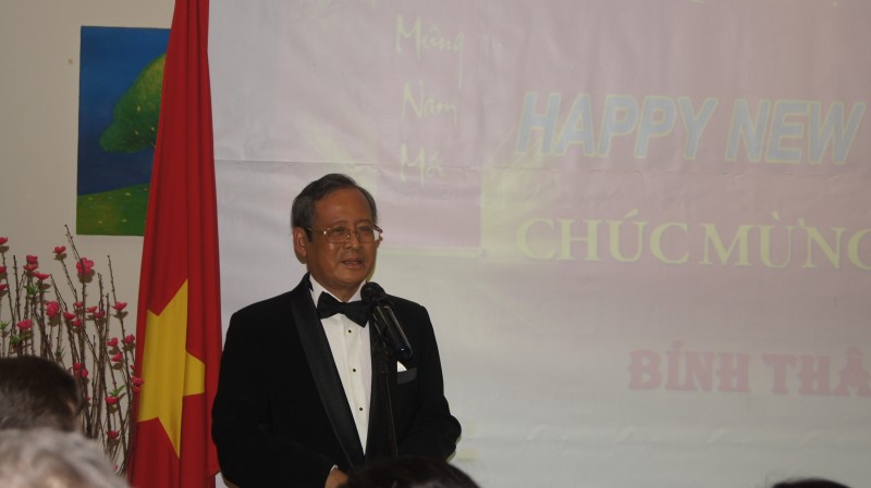 hang tram nguoi viet tham du tet cong dong o qatar