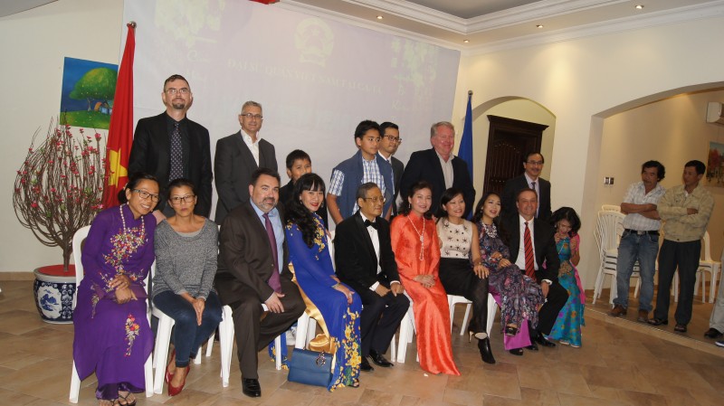 hang tram nguoi viet tham du tet cong dong o qatar