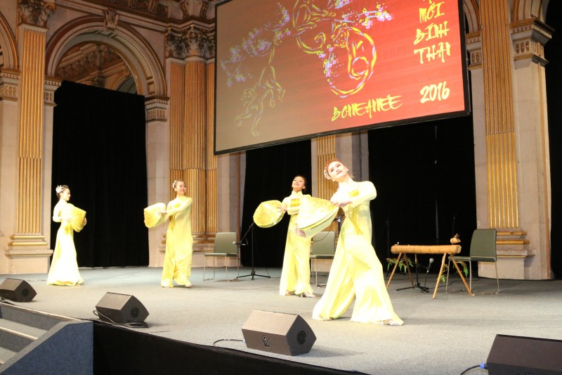 ve viet nam tai toa thi chinh paris