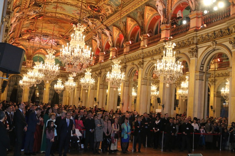 ve viet nam tai toa thi chinh paris