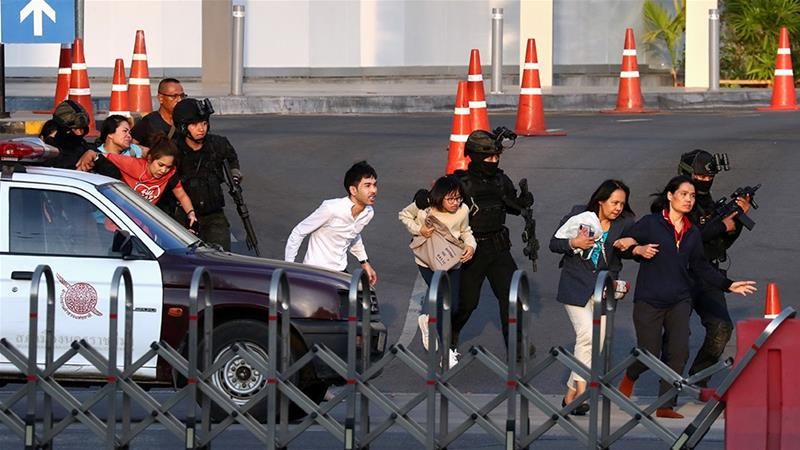 vu xa sung o thai lan hung thu gay tham kich o trung tam thuong mai bi tieu diet