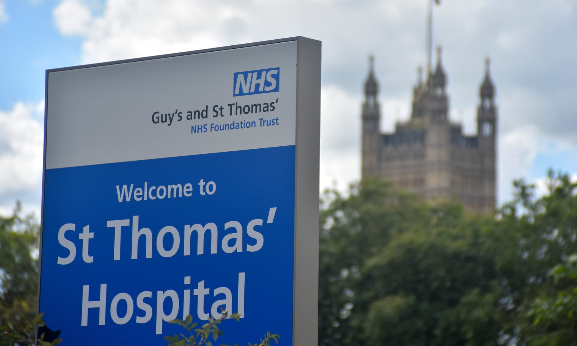 dich virus corona london ghi nhan ca nhiem dau tien benh nhan dau tien cua hong kong duoc chua khoi