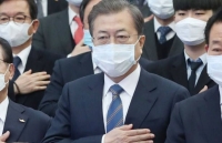 Tổng thống Hàn Quốc Moon Jae-in 'vấp hòn đá' Covid-19 trong giai đoạn 'về đích'