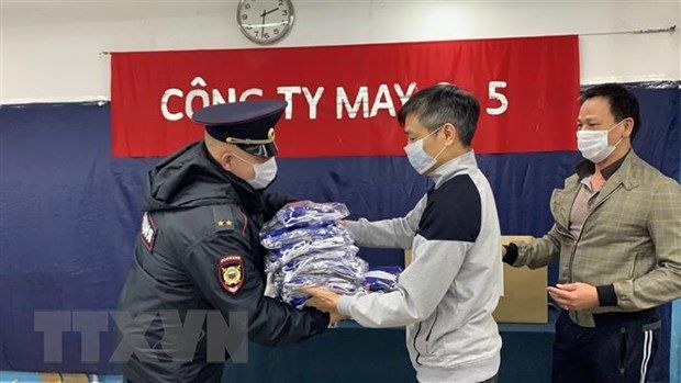 lan toa phong trao tang khau trang tai nga va singapore