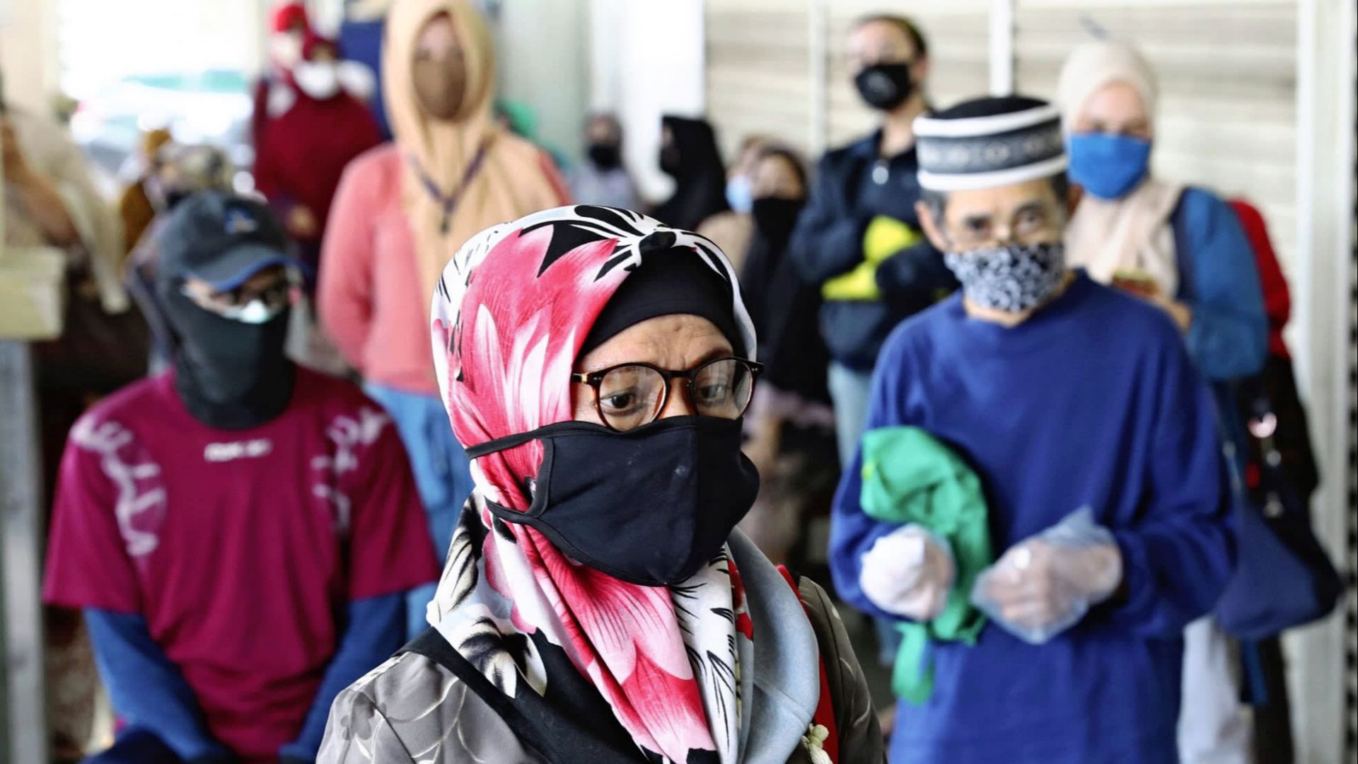 cap nhat 19h ngay 184 italy dang ghi diem trong chong dich covid 19 ca tu vong thap nhat o iran dong nam a lo that thu