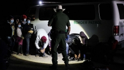 Mỹ lại đau đầu với nạn di cư - số người nhập cư trái phép bị bắt giữ tăng vọt