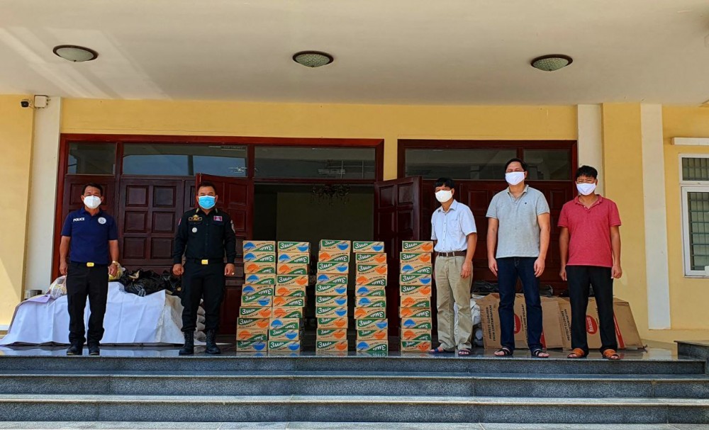 Cứu trợ người gốc Việt tại Preah Sihanouk trước thềm Tết Chol Chnnam Thmey