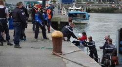 Pháp giải cứu hơn 80 người di cư vượt biển trái phép