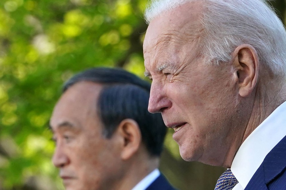 Tổng thống Mỹ Joe Biden và Thủ tướng Nhật Bản Suga Yoshihide họp báo tại Vườn Hồng ngày 16/4. (Nguồn: Reuters)