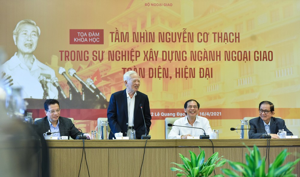 Tổng quan tầm nhìn của Bộ trưởng Nguyễn Cơ Thạch trong sự nghiệp xây dựng và phát triển ngành ngoại giao Tổng quan tầm nhìn của Bộ trưởng Nguyễn Cơ Thạch trong sự nghiệp xây dựng và phát triển ngành ngoại giao