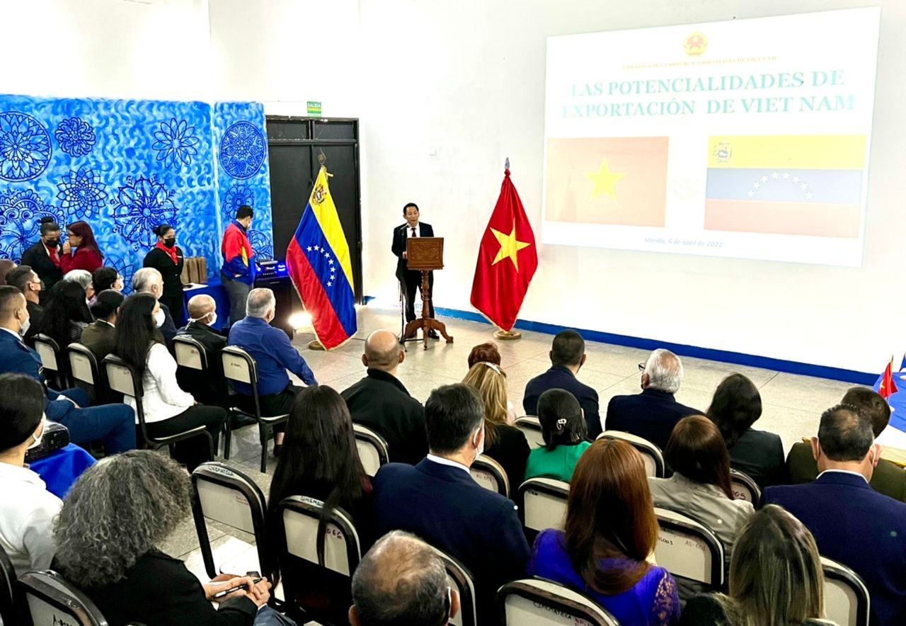 Đại sứ quán tổ chức hội thảo “Xúc tiến thương mại các mặt hàng thế mạnh của Việt Nam”.