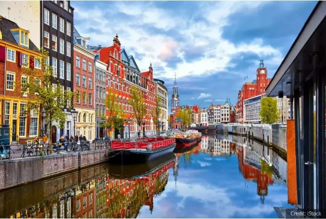 10 quốc gia chính thức thay đổi quốc hiệu