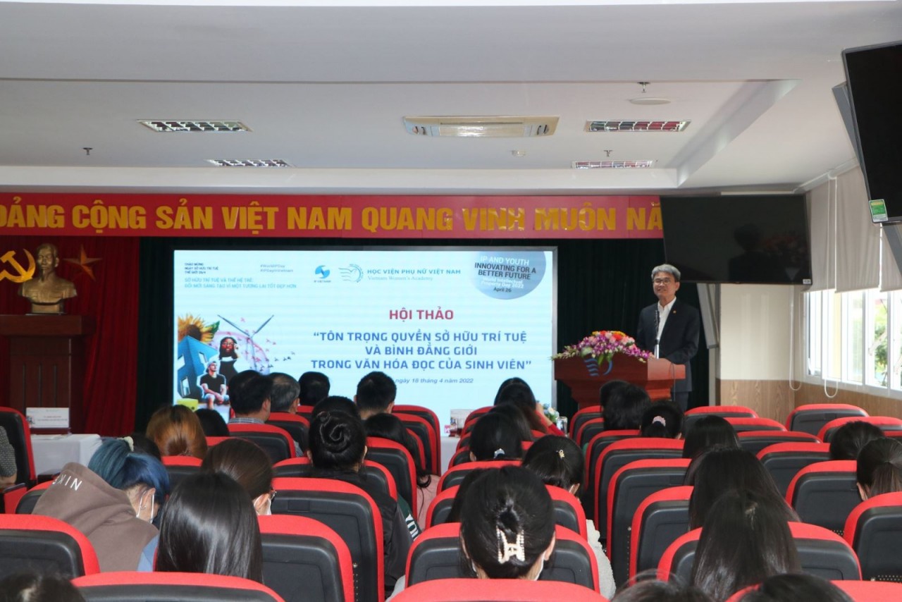 Tôn trọng quyền sở hữu trí tuệ và bình đẳng giới trong văn hóa đọc của sinh viên Việt Nam