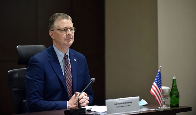 ly do tro ly ngoai truong my hoan chuyen tham campuchia va lao