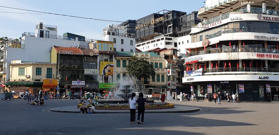 Dự báo thời tiết đêm nay và ngày mai (16-17/5): Hà Nội, Bắc Bộ, Trung Bộ có nơi nắng nóng gay gắt; Thanh Hóa đến Phú Yên nắng nóng đặc biệt gay gắt