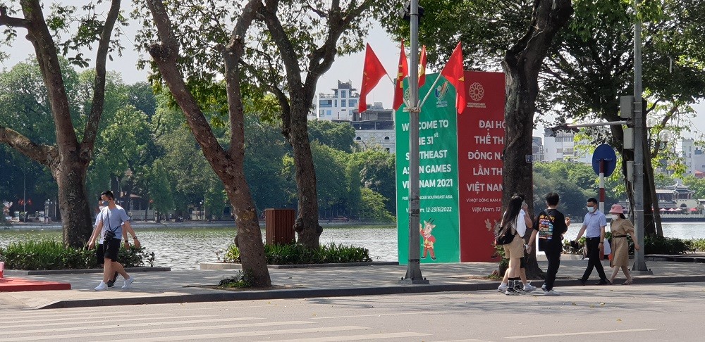 Dự báo thời tiết đêm nay và ngày mai (20-21/5): Hà Nội nhiều mây; Tây Bắc, Nam Bộ mưa to đến rất to; Bắc Bộ, Nam Trung Bộ, Tây Nguyen mưa vừa mưa to