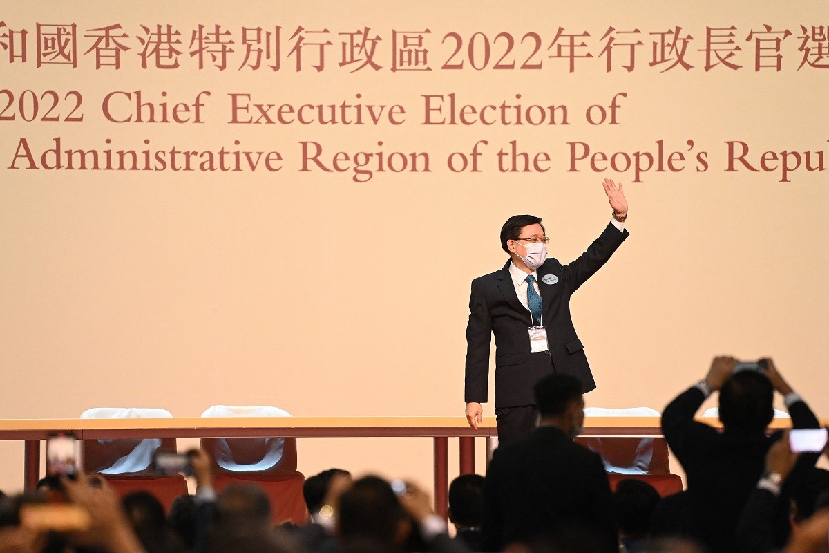 Ông Lý Gia Siêu sau khi được bầu làm Trưởng Đặc khu hành chính Hong Kong (Trung Quốc) ngày 8/5. (Nguồn: AFP)