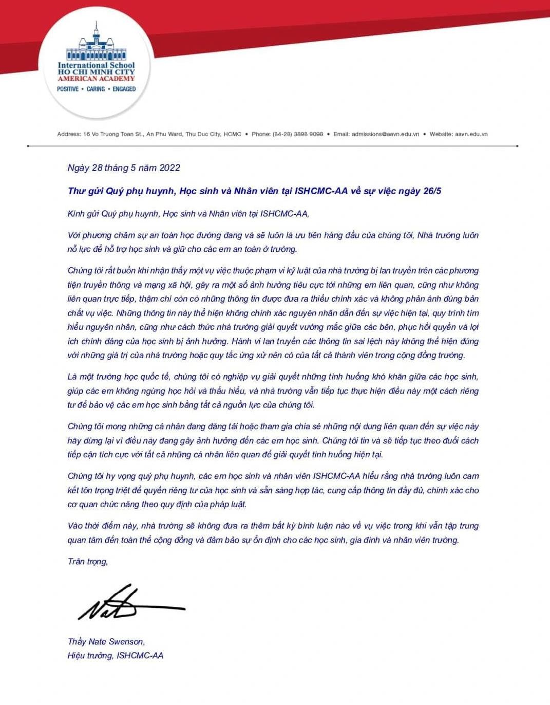 Thư của ông Nate Swenson gửi phụ huynh, học sinh quanh sự việc bạo lực học đường gây xôn xao. (Ảnh chụp lại màn hình)
