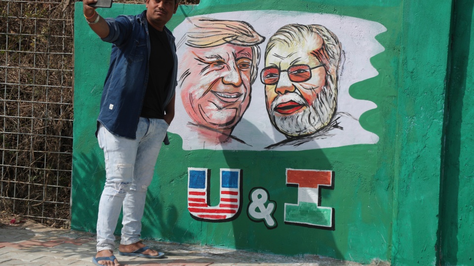 cheo lai mot an do tao bao hon thu tuong modi doi mau chinh sach can du toan cau