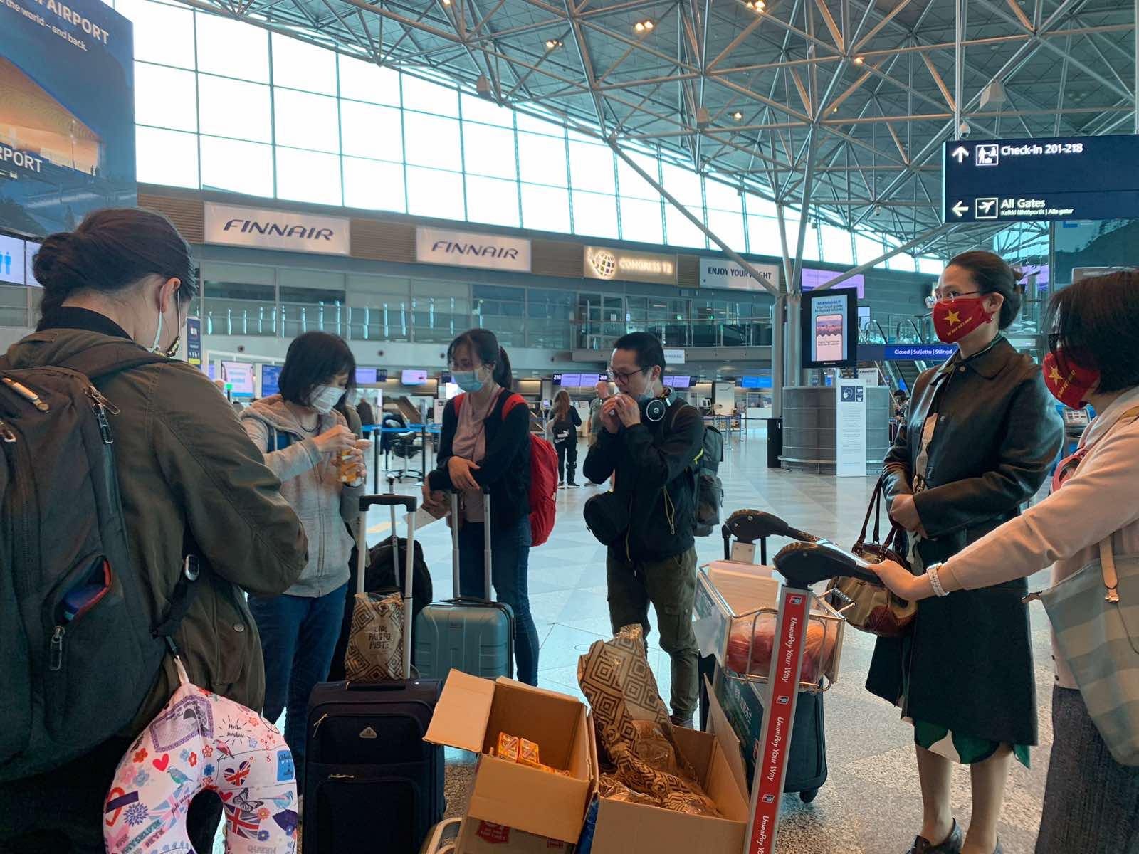 dich covid 19 cong dan viet nam tu thuy dien va phan lan ve nuoc duoc cach ly tap trung