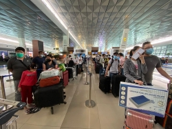 Đưa hơn 320 công dân Việt Nam tại Indonesia về nước an toàn