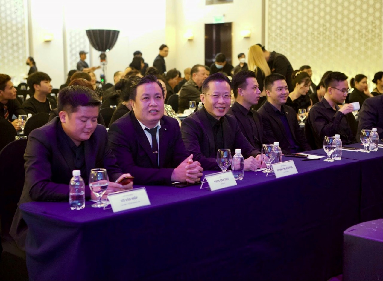 Liên minh Kinh doanh lần 5 ra mắt với hơn 200 doanh nghiệp tham gia Liên minh Kinh doanh lần 5 ra mắt với hơn 200 doanh nghiệp tham gia