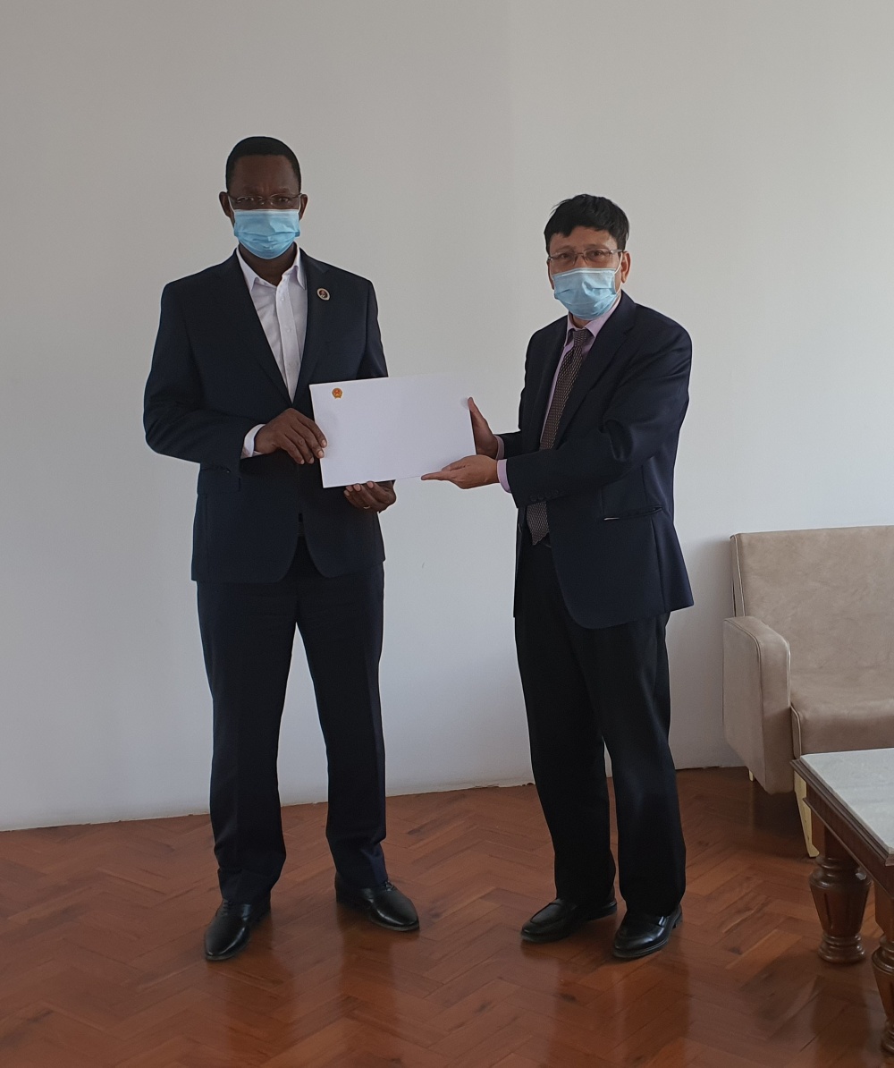 mozambique dang cam quyen frelimo mong muon day manh quan he doan ket hop tac voi dang cong san viet nam