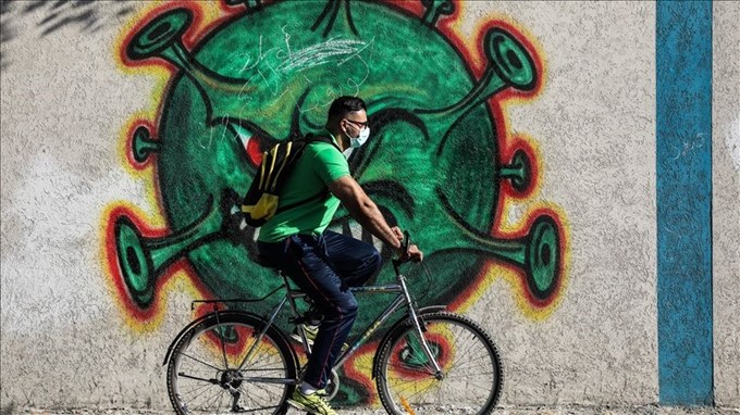 Thế giới sống chung với dịch Covid-19, lựa chọn khó khăn, biện pháp khả dĩ