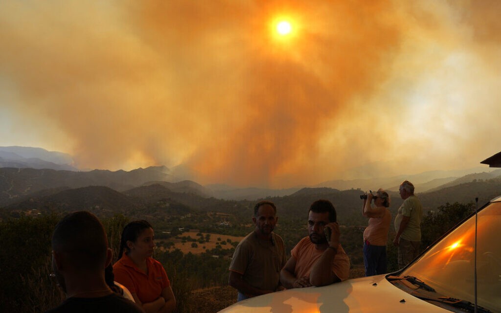 4 người thiệt mạng do cháy rừng lớn nhất trong nhiều thập kỷ qua tại CH Cyprus. (Nguồn: AP)