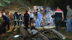 Thổ Nhĩ Kỳ: Xe buýt chở người di cư bốc cháy, 12 người thiệt mạng