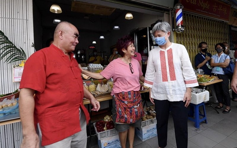 Ngoại trưởng Australia Penny Wong đã đến thăm thành phố Kota Kinabalu - nơi bà sinh sống đến năm 8 tuổi trước khi chuyển đến Australia. (Nguồn: Bernama)