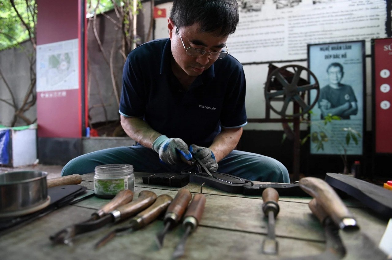 AFP: Từ chiến tranh đến hòa bình, dép cao su Việt Nam vẫn được ưa chuộng