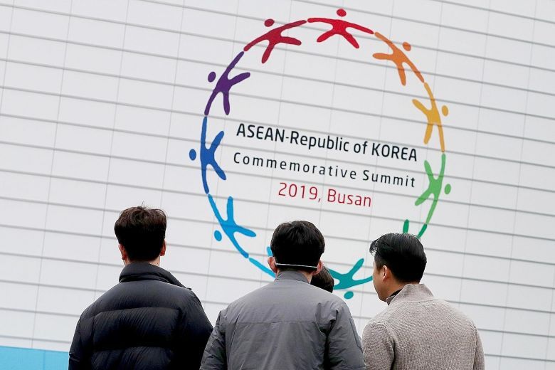 han quoc va asean cung nhau huong toi tam nhin mot cong dong hoa binh thinh vuong va lay nguoi dan lam trung tam