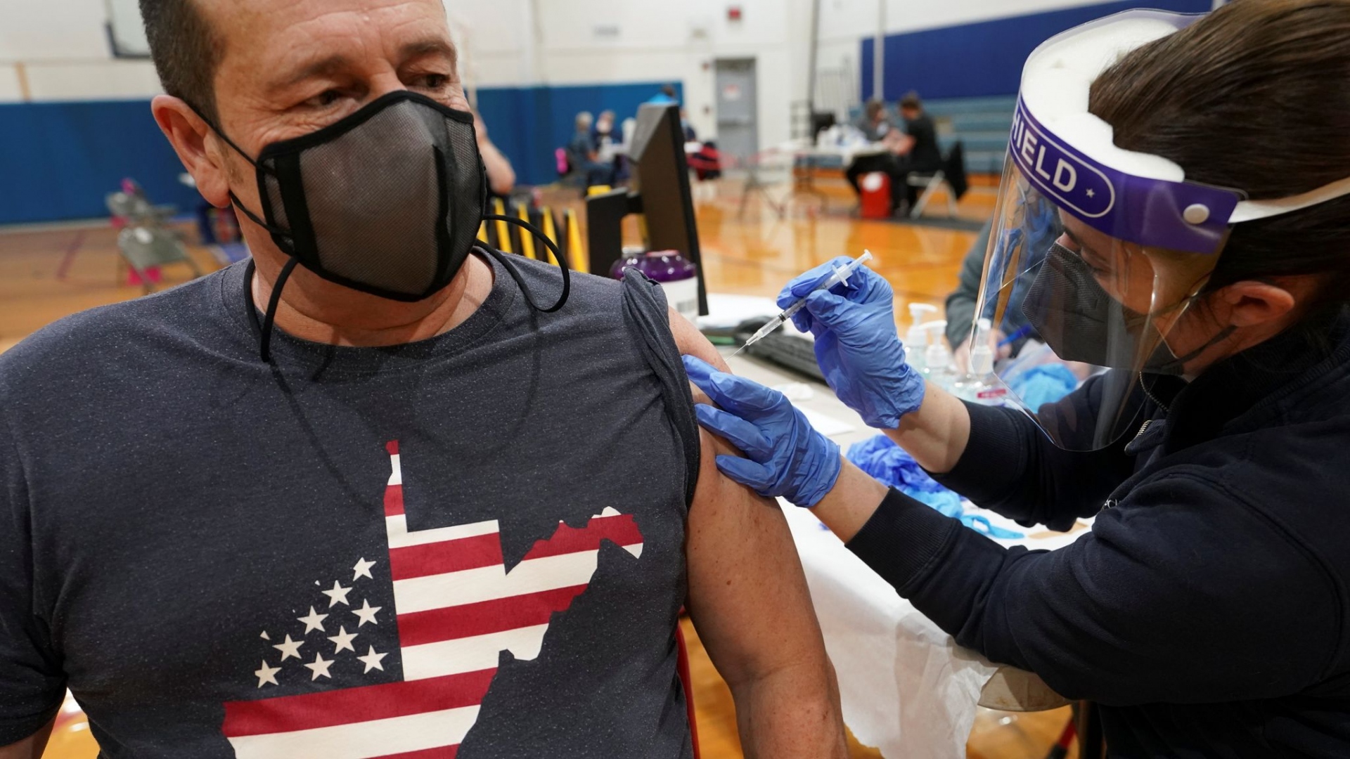 Xét theo quốc gia, Mỹ vẫn là nước bị ảnh hưởng nhất thế giới với số ca nhiễm và tử vong cao nhất, lần lượt là 35.743.293 ca và 629.314 ca. (Nguồn: Reuters)