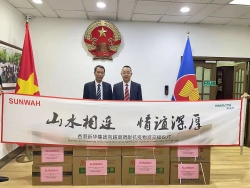 Tập đoàn Sunwah Hong Kong trao tặng Việt Nam khối lượng lớn vật tư y tế phòng chống Covid-19