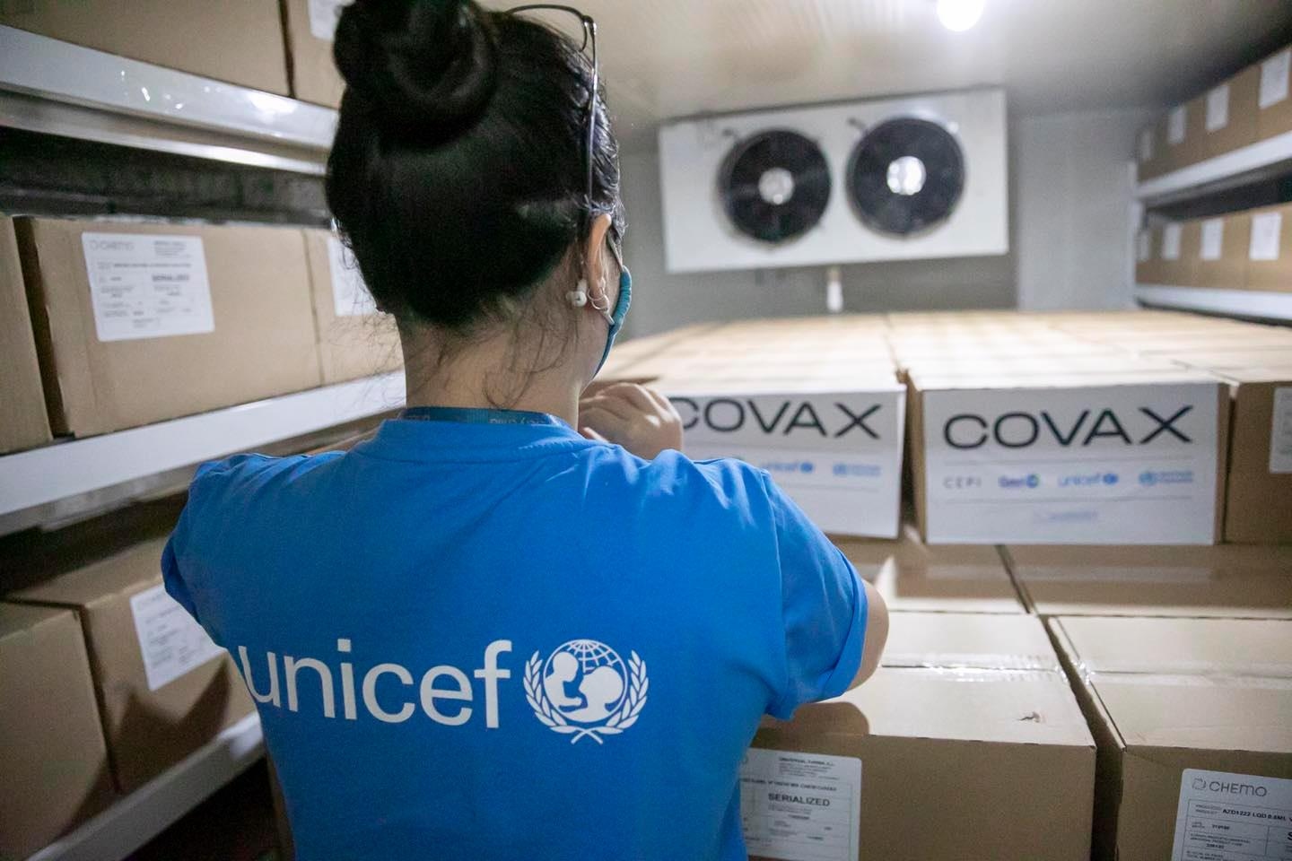 Gần 500 nghìn liều vaccine Covid-19 đã về tới sân bay Nội Bài